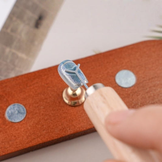 2 PCS Heart Cat Eye Magnet Set – Magnetic Nail Art Tool for Stunning Heart-Shaped Designs, Y-Shaped Guide, DIY Manicure Kit for Cat Eye Gel Polish