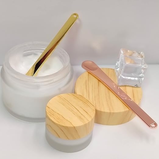 3 Pieces Alloy Makeup Spatula Eye Cream Spoon Beauty Scoop Mini Spoon Makeup Beauty Spoons Mini Cosmetic Skincare Spatula for Cream Lotions, 3.54 x 0.43 inches, Gold, Silver, Rose-Gold