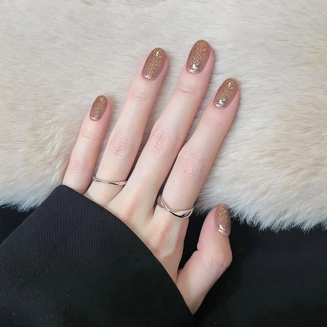 Nail Polish Strips, 32PCS Salon Quality Wraps, Long Lasting Gel Nail Stickers for Women Easy Apply& Remove (Dazzling Gold)