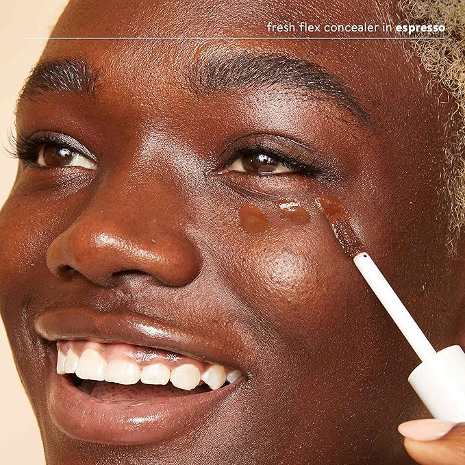 Honest Beauty Fresh Flex Concealer with Niacinamide + Vitamin E + Hyaluronic Acid | Vegan + Cruelty free | Espresso, 0.17 fl oz